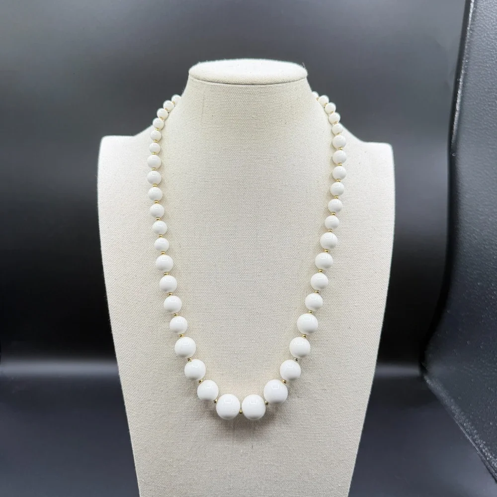 White Graduated Bead Necklace Gold Tone Spacers Chunky Classic Statement Jewelry